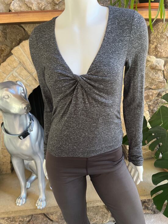 UpWest Tops - Upwest Twist Front V-Neck Gray Long Sleeve Shirt Women's Size Small